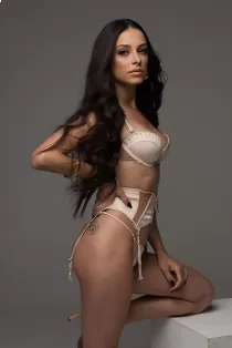 Antonella 447833793043 escort available in Dubai