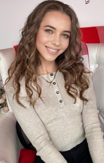 Aryaa B bust size